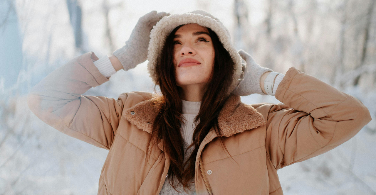 Pelle sensibile e sbalzi di temperatura: come proteggerla quando passi dal caldo al freddo